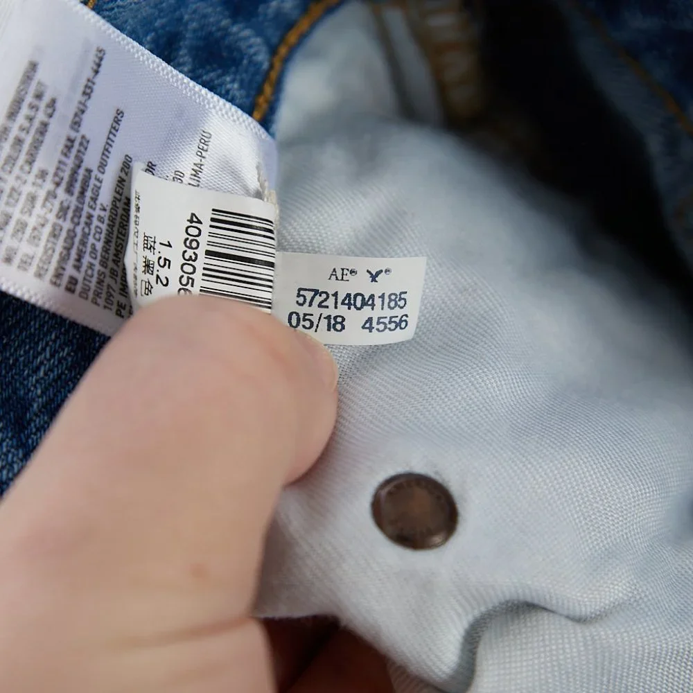 American Eagle Slim Straight Distressed Jeans Men's Size 31x32 - Picture 9 of 9